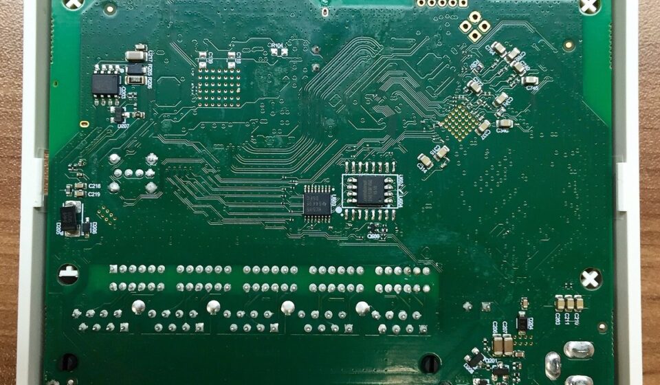 Smart Hardware photo for Separating Radio Range Problems from Network Capacity Problems