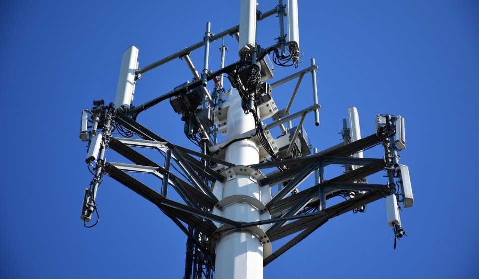 cellular tower, power, nature, technology, mobile, cell, radio, antenna, transmit, wire, transmitter, broadcast, blue sky, metal, steel, phone, network, wireless, communication, sky, blue, white, blue phone, blue mobile, blue network, blue community, blue communication, blue radio, blue smartphone, blue telephone, blue metal, blue power