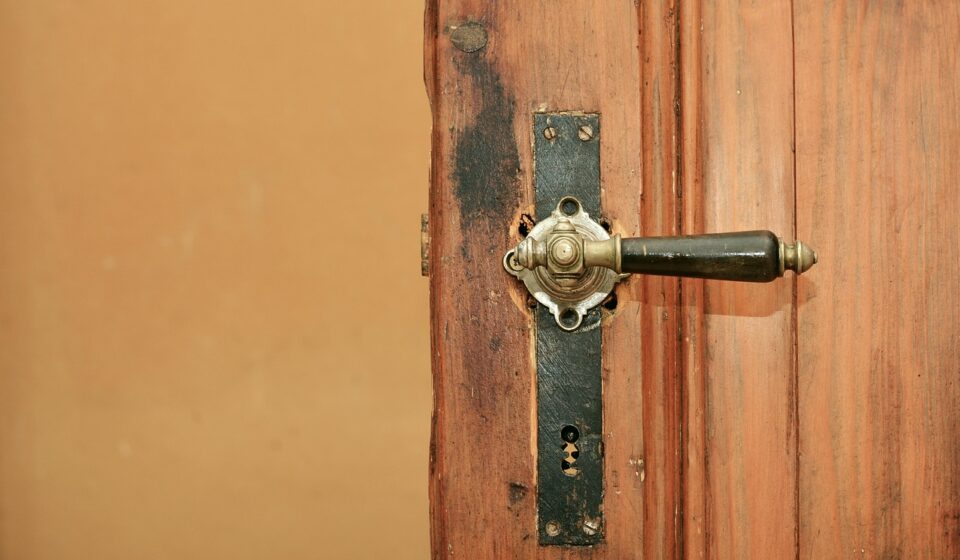 wooden door, door handle, door knob, old, antique, wood, door, handle, to graduate, metal, jack, entrance, move, door lock, door handle, door handle, door knob, door knob, door knob, door knob, door knob, door, door lock, door lock