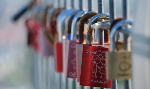 lock, love, romance, hang, leipzig, germany, red