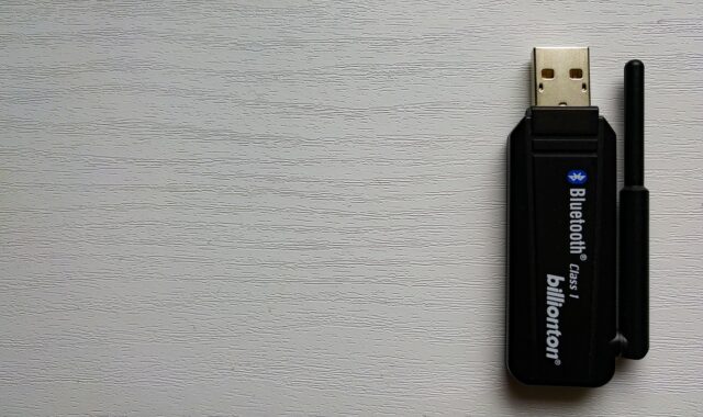 bluetooth, wireless, dongle, usb, the device, peripheral device, computer, be connected to the, external, adapter, gray computer, gray laptop, bluetooth, bluetooth, bluetooth, bluetooth, bluetooth, dongle, dongle