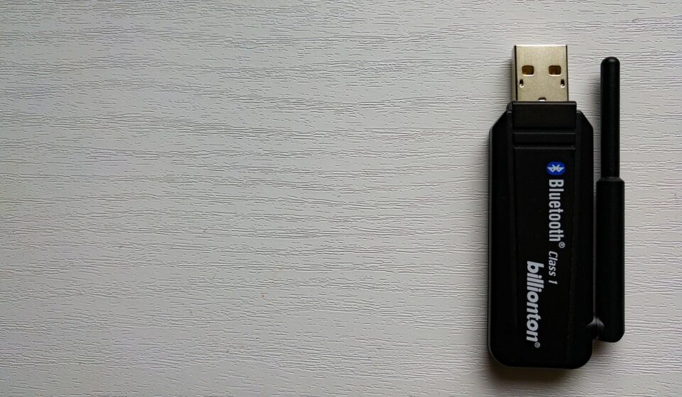 bluetooth, wireless, dongle, usb, the device, peripheral device, computer, be connected to the, external, adapter, gray computer, gray laptop, bluetooth, bluetooth, bluetooth, bluetooth, bluetooth, dongle, dongle