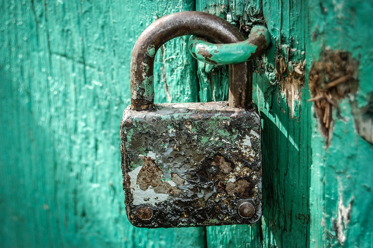 padlock, locked, secured, lock, old padlock, old lock, rusty, old, close, rust, security, rusty lock, rusty padlock, lock, lock, lock, rust, security, security, security, security, security