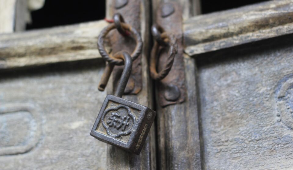 lock, door lock, old door locks, old, old house, obsolete