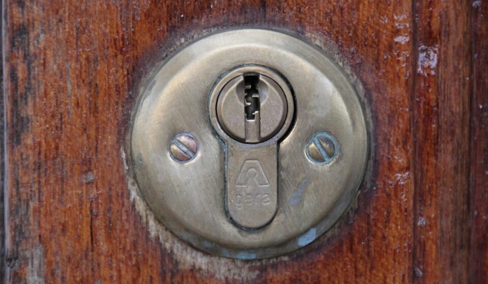 door lock, castle, key hole, door, metal, old, fitting, lock, wood, grain, close, close to, close up, screws, old wooden door, entry, metal fitting, to lock, door lock, key hole, key hole, key hole, key hole, key hole