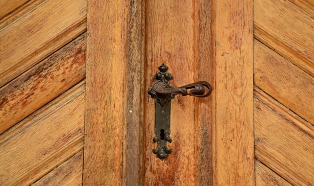 door, door knob, wood, grain, structure, entrance, old, metal, jack, door handle, handle, gate, house entrance, castle, door lock, old door, close, old wooden door, entrance door, door fittings, iron, fitting, door, door knob, door knob, door knob, door knob, door knob, wood, door handle, door handle, door handle, door handle, door handle, door lock
