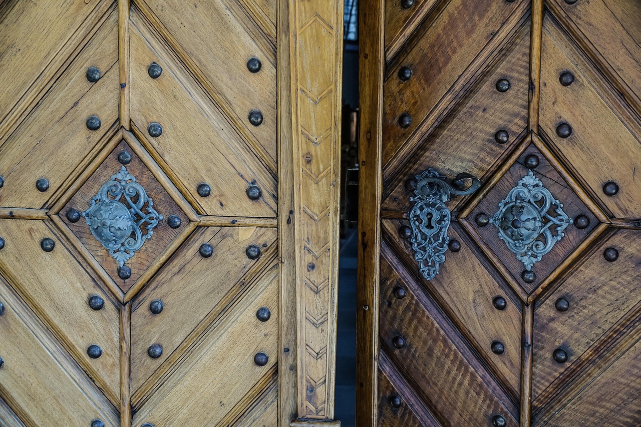 door, gate, old, church, wood, historical, door lock, chapel, entrance, wooden door, door fitting, door handle, faith, religion, antique, artful, portal, to open, enter, open