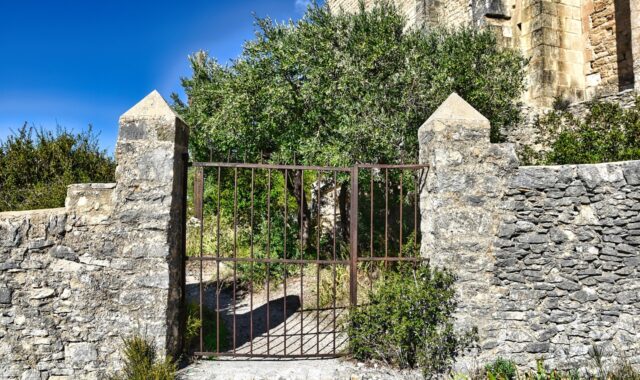 chapel, wall, gate, church, pierre, grid, portal, entry, iron