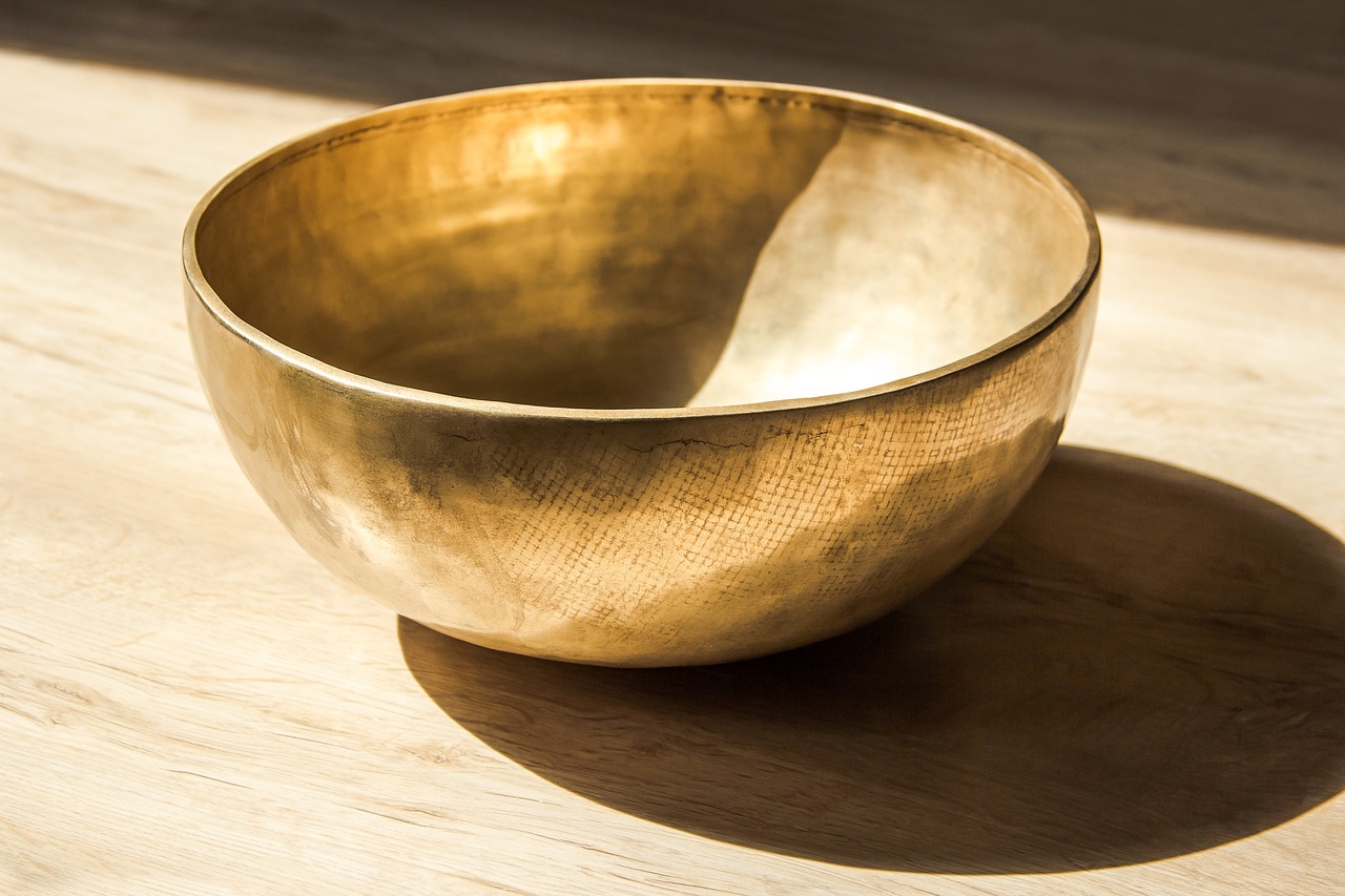 single, singing bowl, therapy, top, mental, painkiller, modern, design, ground, style, recovery, texture, hospital, vibration, health, lifestyle, wood, brown health, brown hospital, brown therapy, singing bowl, singing bowl, singing bowl, singing bowl, singing bowl